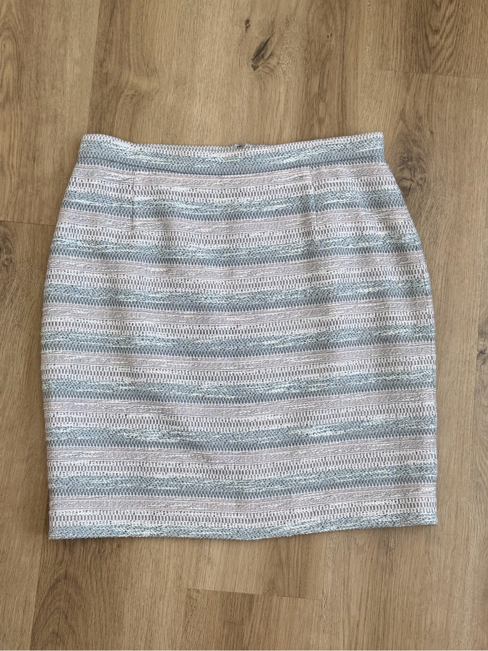 Tahari women’s Striped Knit Pencil Skirt - Light Gray, Pink & White